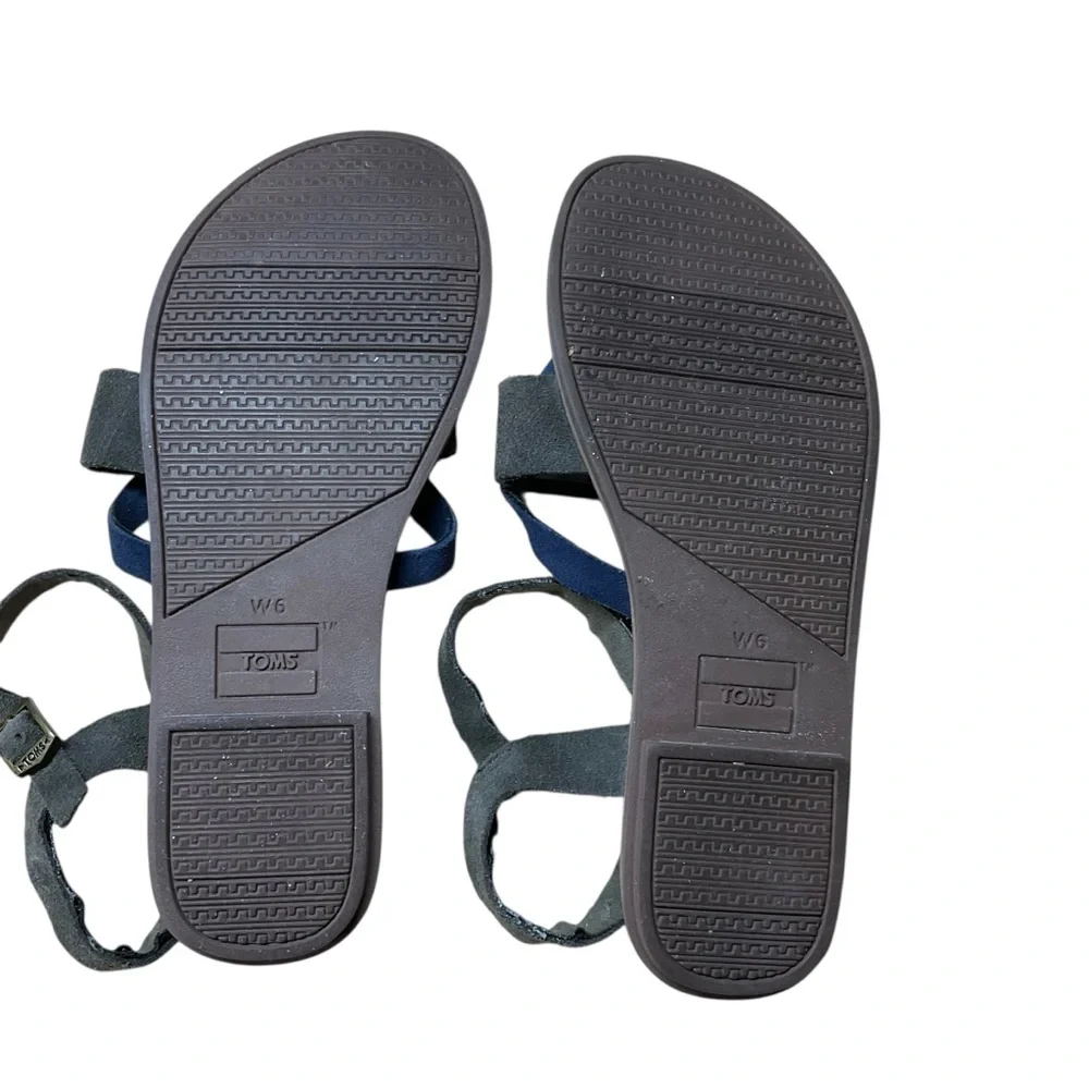 Toms navy gray